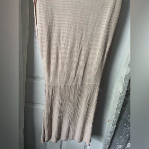 Banana Republic rib sweater dress, size medium - Picture 9 of 9